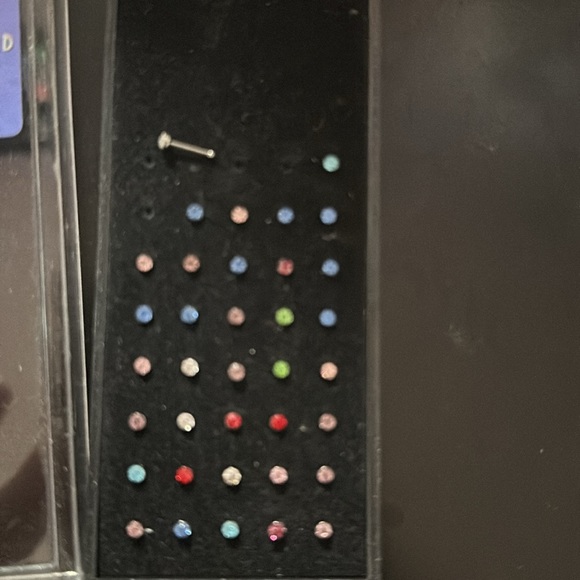 Surgical Steel Nose studs - 5 for $25 for items marked with ⭐️ - Picture 3 of 3